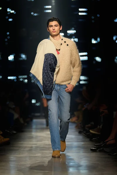 Look 40
